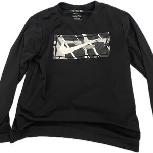 Nike boys dri-fit size small